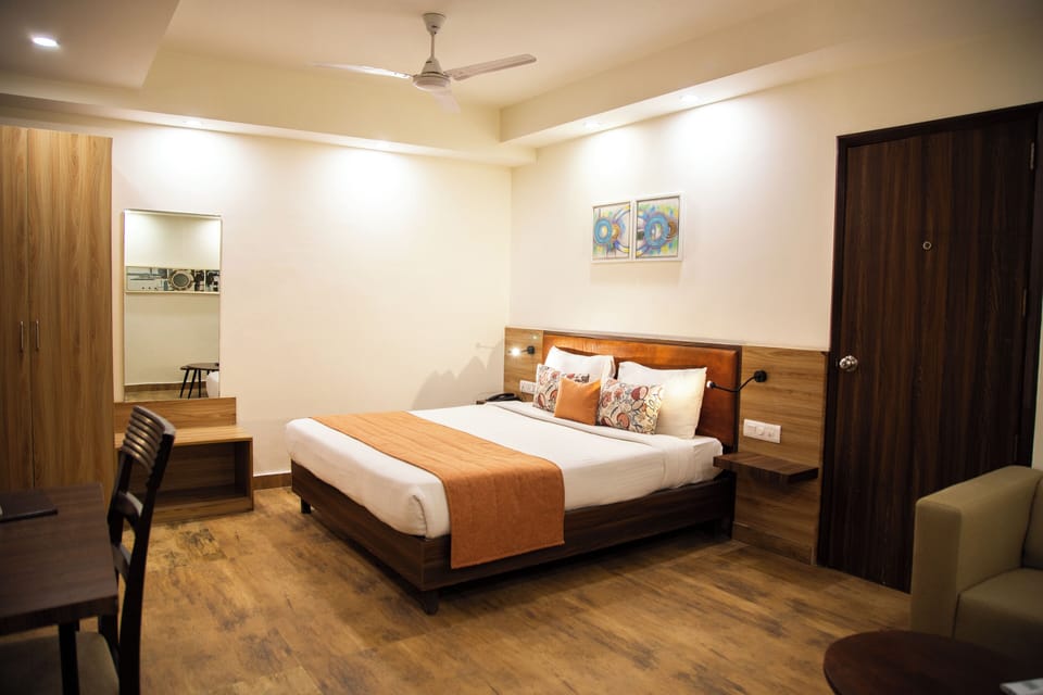 Superior Room | Desk, laptop workspace, soundproofing, free WiFi