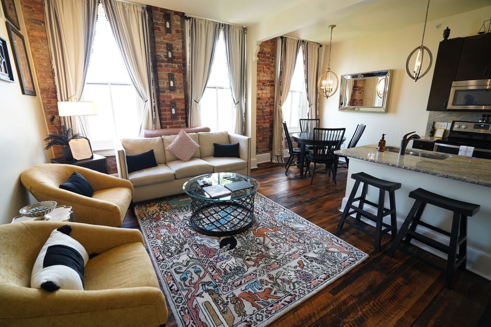 Luxury Suite, 1 King Bed | 1 bedroom, Egyptian cotton sheets, premium bedding, down comforters