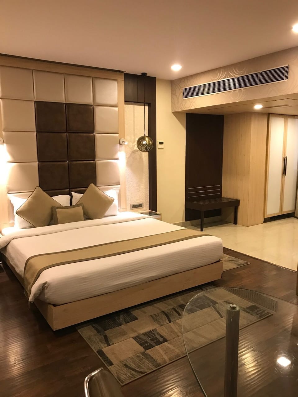 Club Room | 1 bedroom, premium bedding, desk, laptop workspace