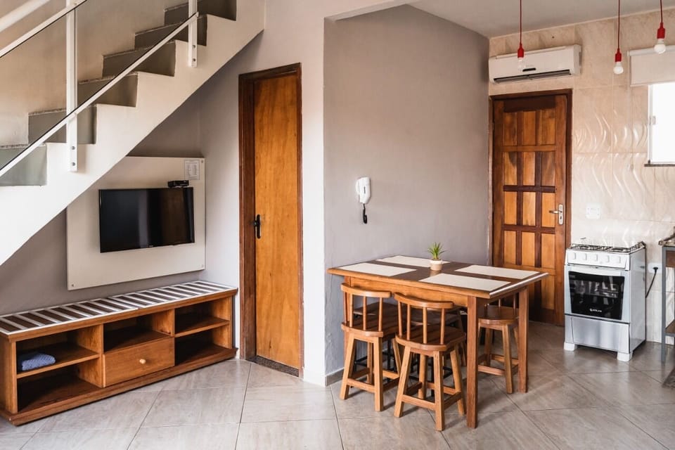 Studio | Living area | 32-inch TV with cable channels