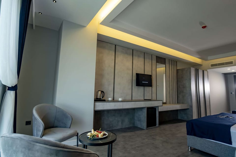 Exclusive Room | Premium bedding, memory foam beds, desk, free WiFi