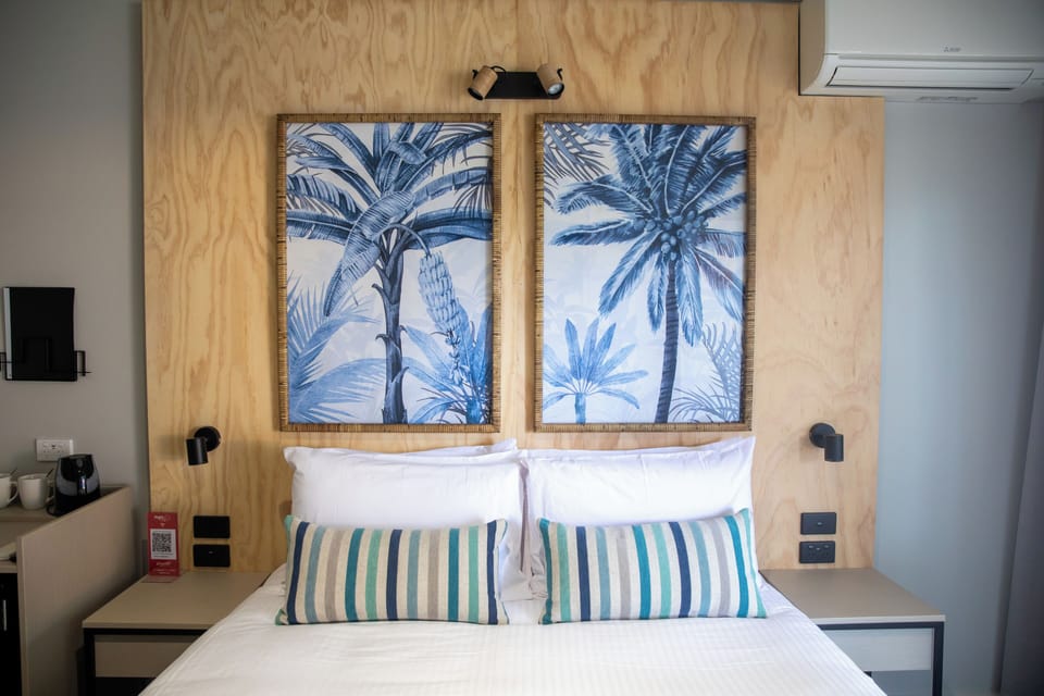 Standard Double Room, 1 Queen Bed | Iron/ironing board, free WiFi, bed sheets