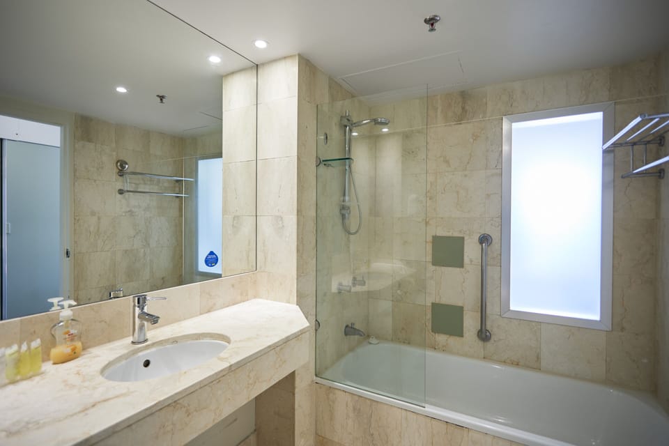 Serain Residences on View Apartment hotel in Surfers Paradise Boulevard