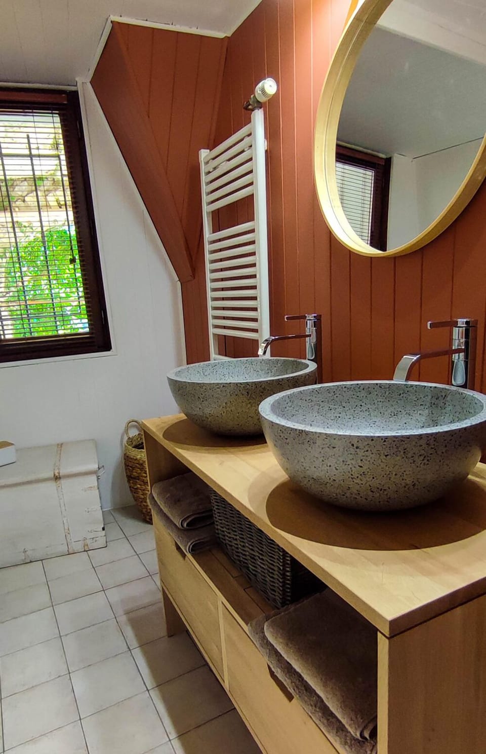 Comfort Room, Balcony, Hill View (Cevennes) | Bathroom