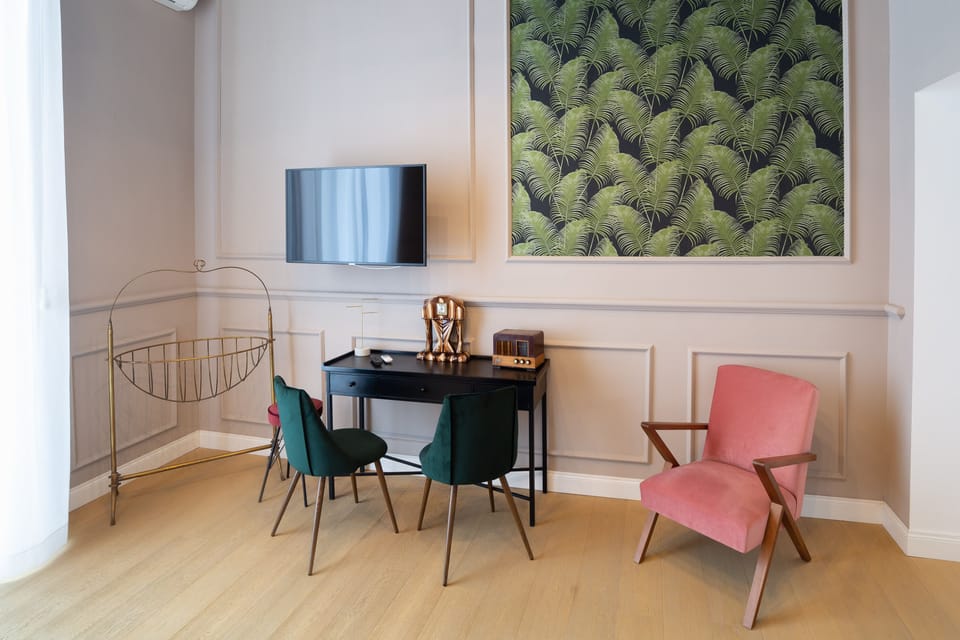 Exclusive Room | 1 bedroom, in-room safe, desk, soundproofing