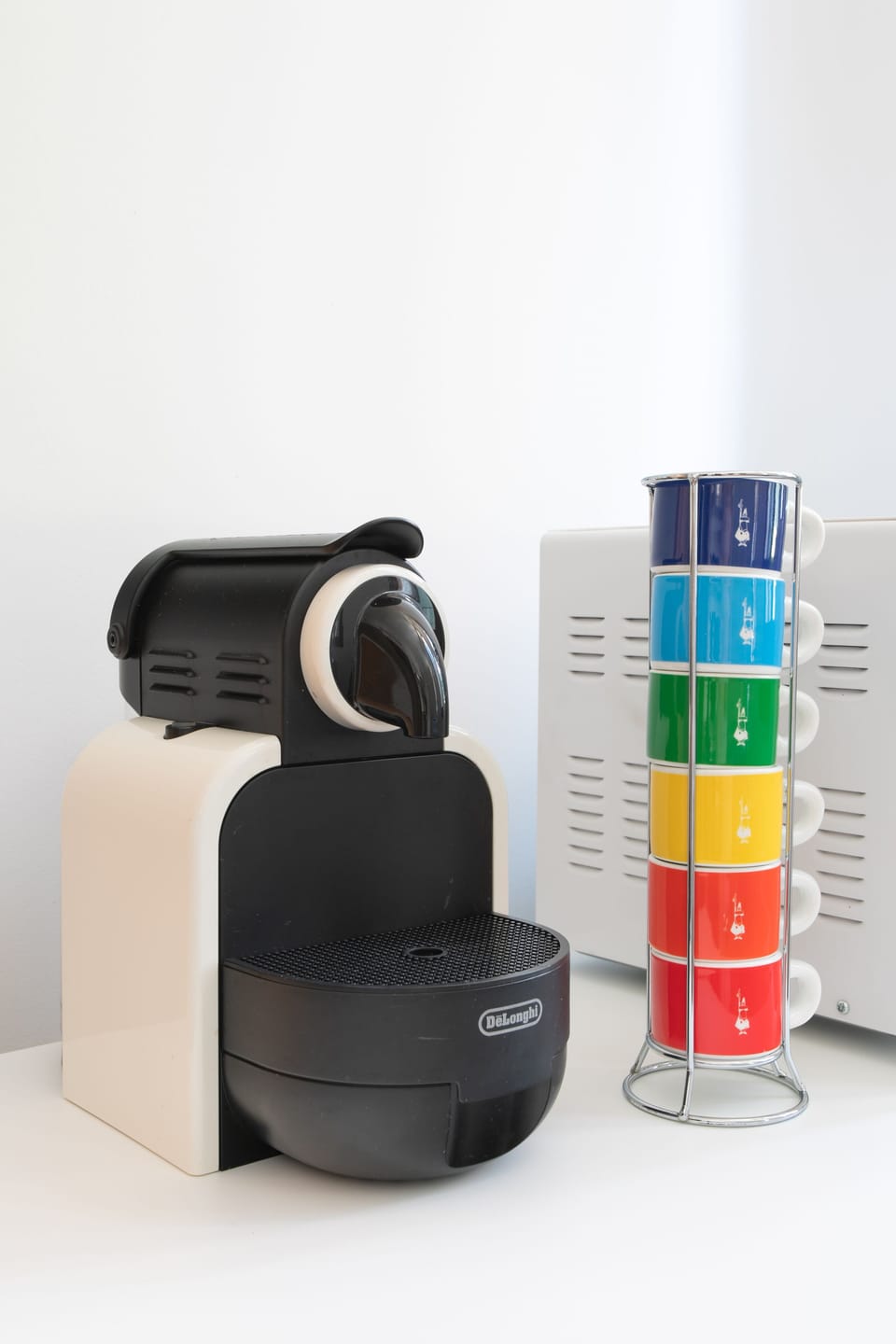 Full-size fridge, microwave, oven, stovetop