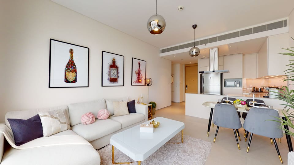 Grand Apartment | Living area | Flat-screen TV, Netflix, streaming services