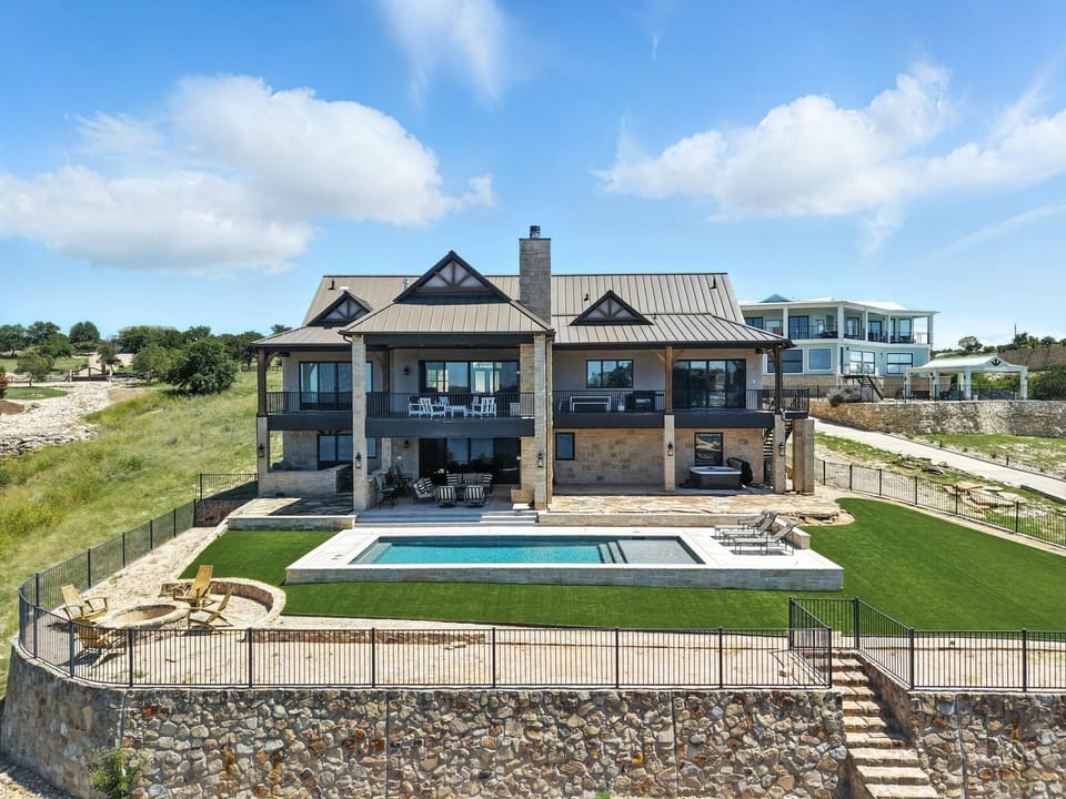 6 bedroom