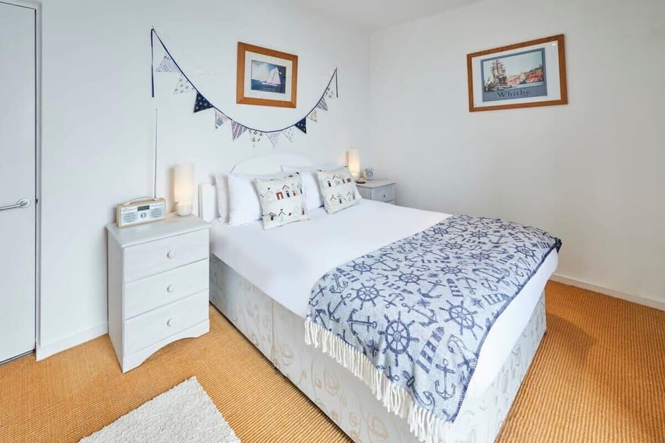 The Hideaway, Scarborough - Host & Stay