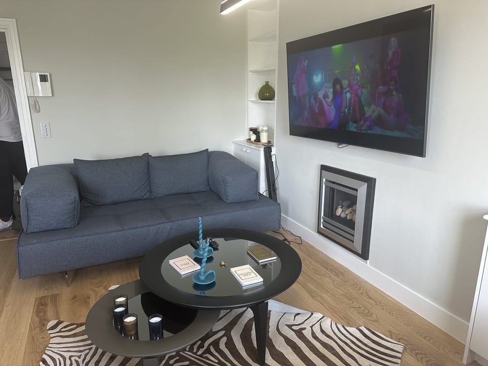 Deluxe Apartment | Living area