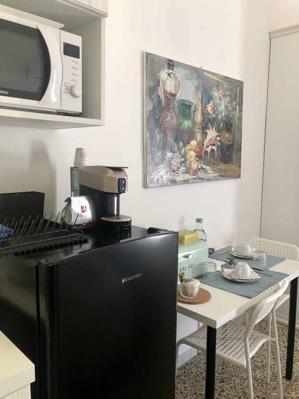 Family room with private batrhoom | Private kitchen | Full-size fridge, microwave, stovetop, espresso maker