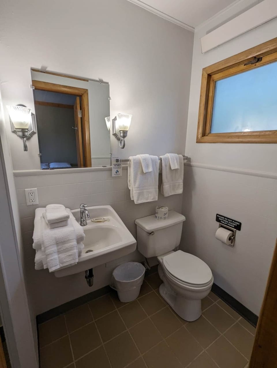 Room 2 Bathroom (1)