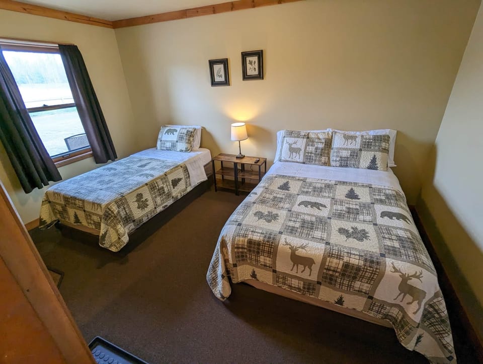 Room 3 - Double/Full Bed and Twin Bed (3)