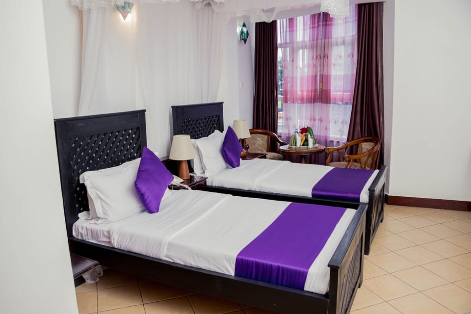 Standard Twin Room | Egyptian cotton sheets, premium bedding, memory foam beds, desk