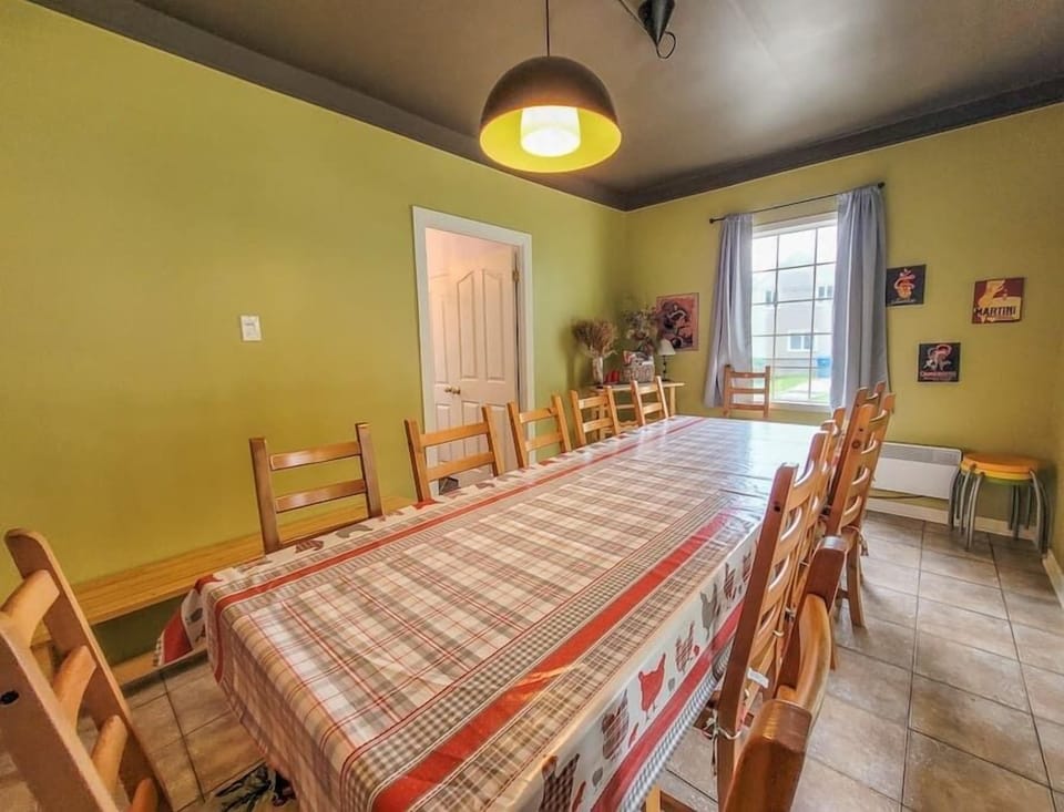 Dining table (2)