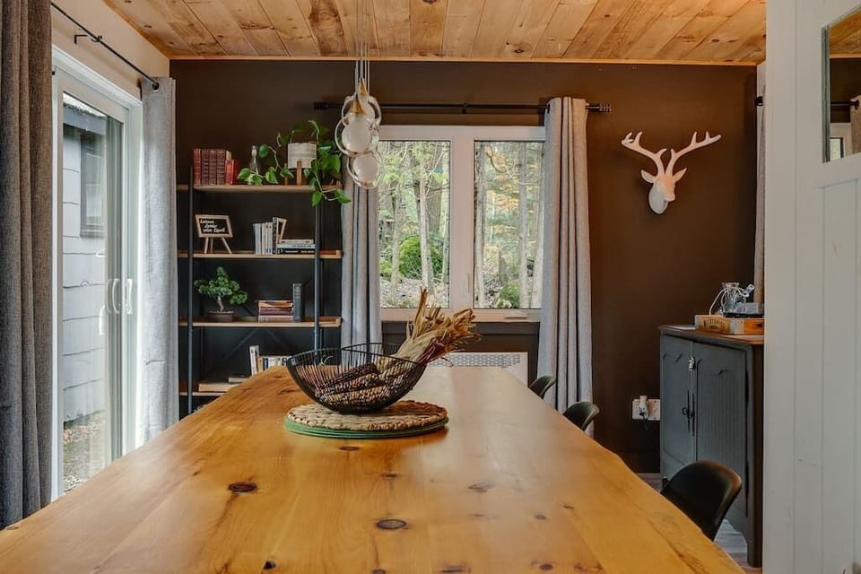 Dining table (2)