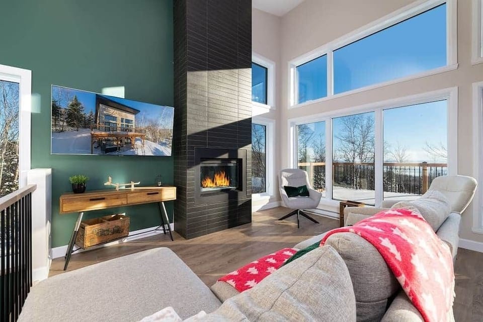 Living room with gas fireplace