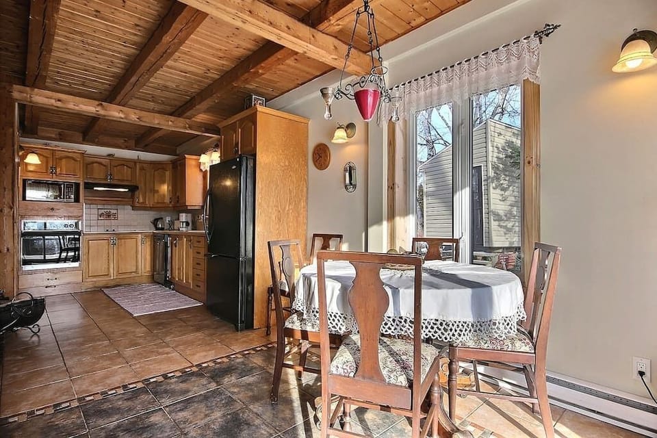 Dining room, kitchen