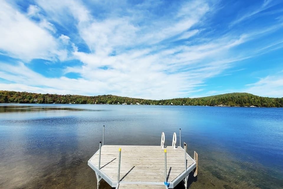 Dock and lake de l'est