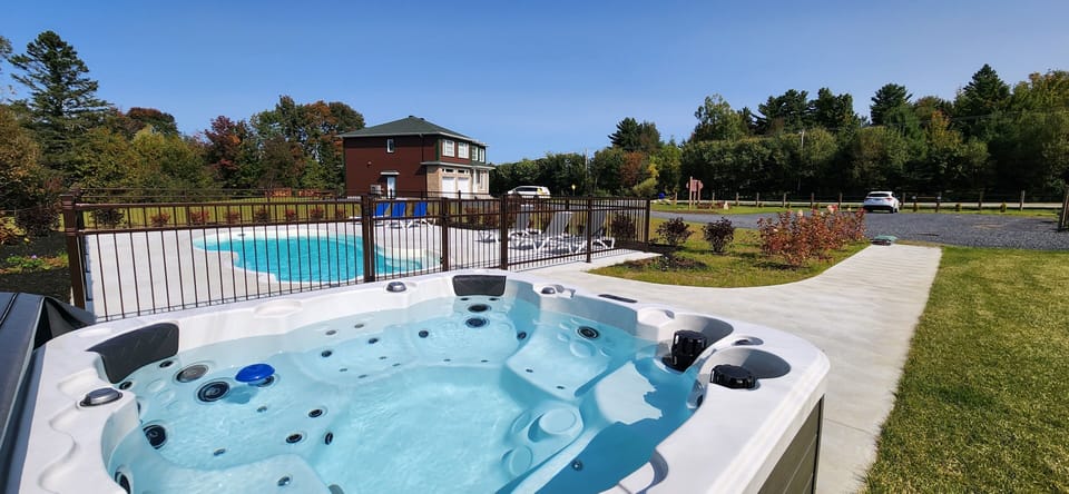 4-season shared spa (1)