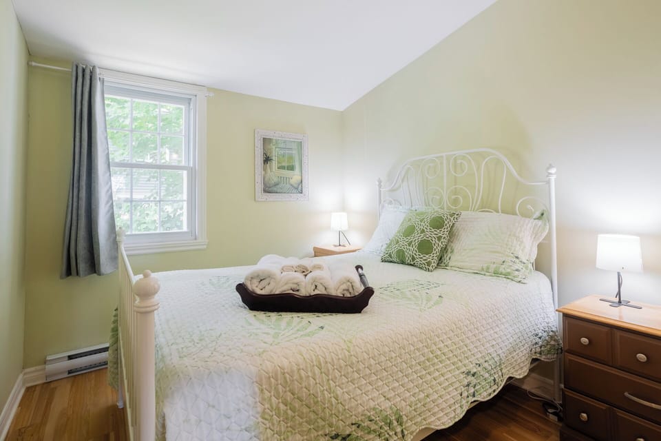 Bedroom 1 (Double bed)