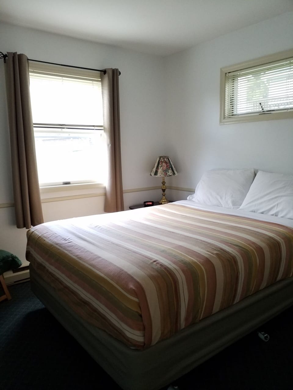 Bedroom with Queen bed