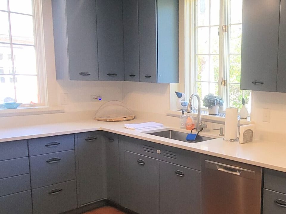 Newly renovated kitchen with all new appliances and quartz countertops.