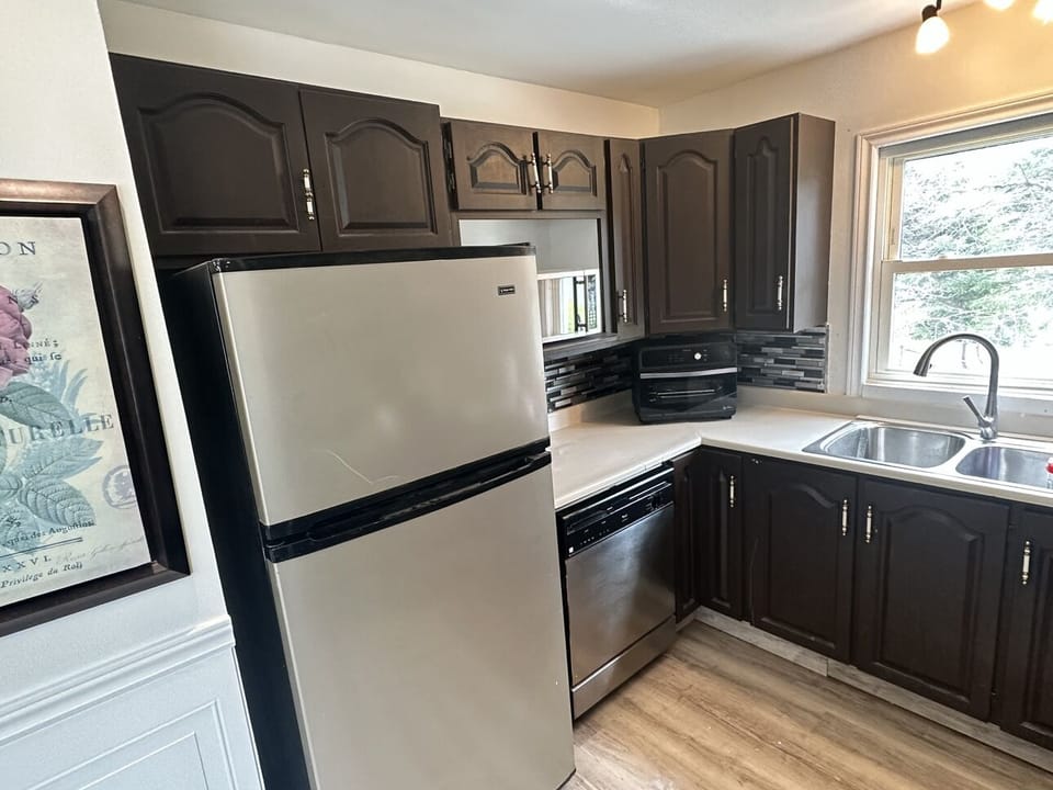 Kitchen 9 appliances 