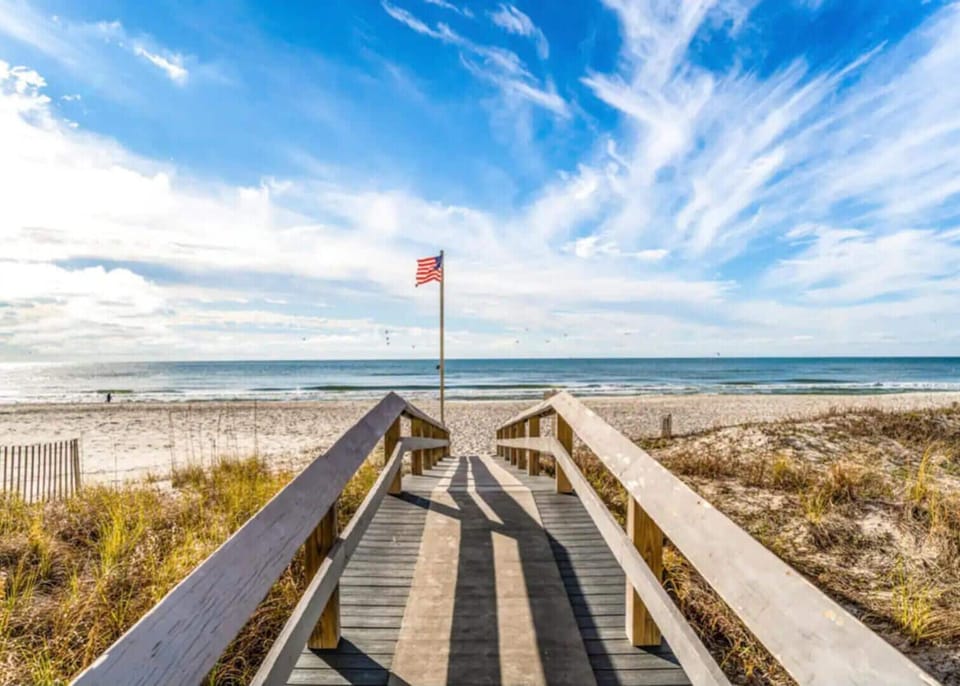 New Home 3br/2.5br w/ Kayak Access Sleeps 9 House in Orange Beach