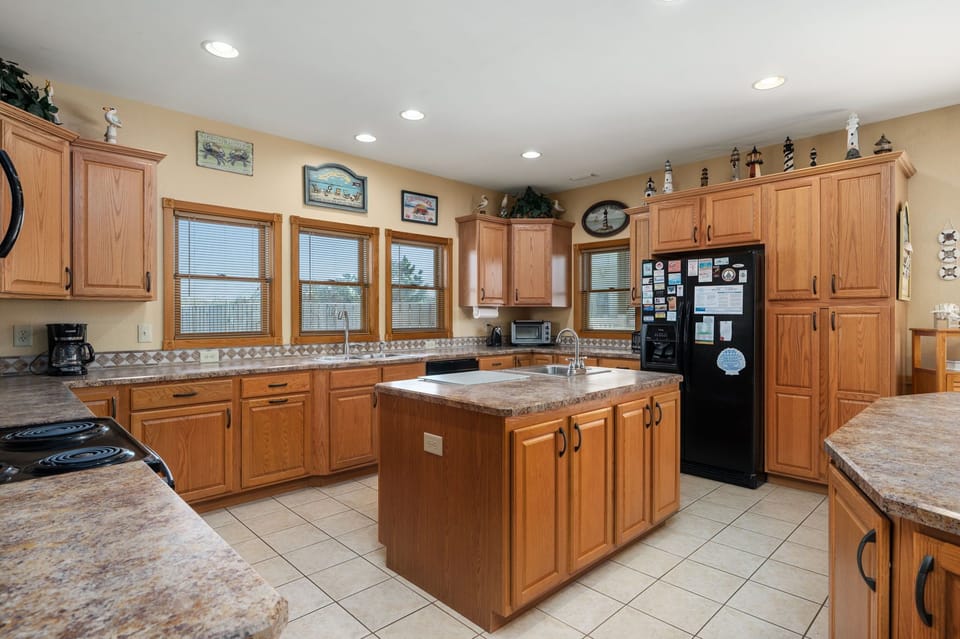 WH155: Off Crew | ML Kitchen Area