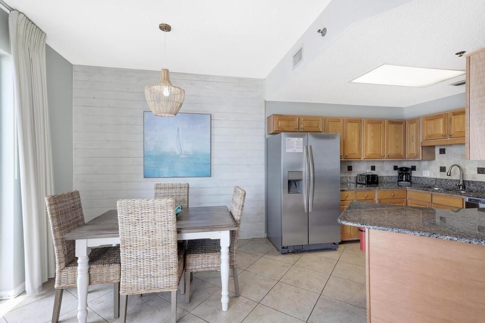 Condo, Multiple Beds, Balcony, Ocean View | Private kitchen | Fridge, microwave, oven, stovetop