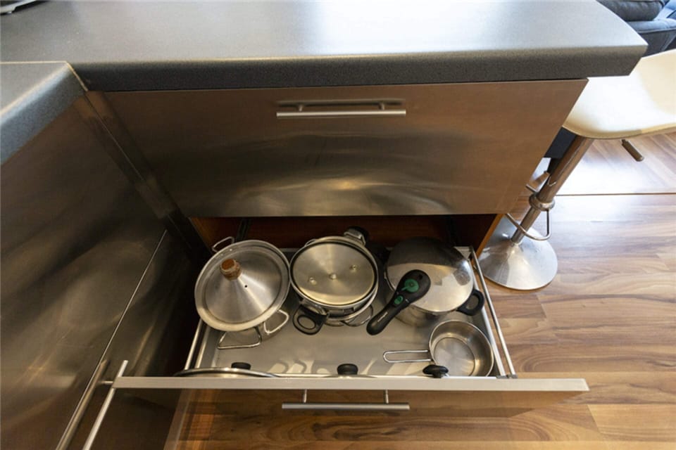 Basic Apartment, 2 Double Beds | Private kitchen | Fridge, microwave, oven, stovetop