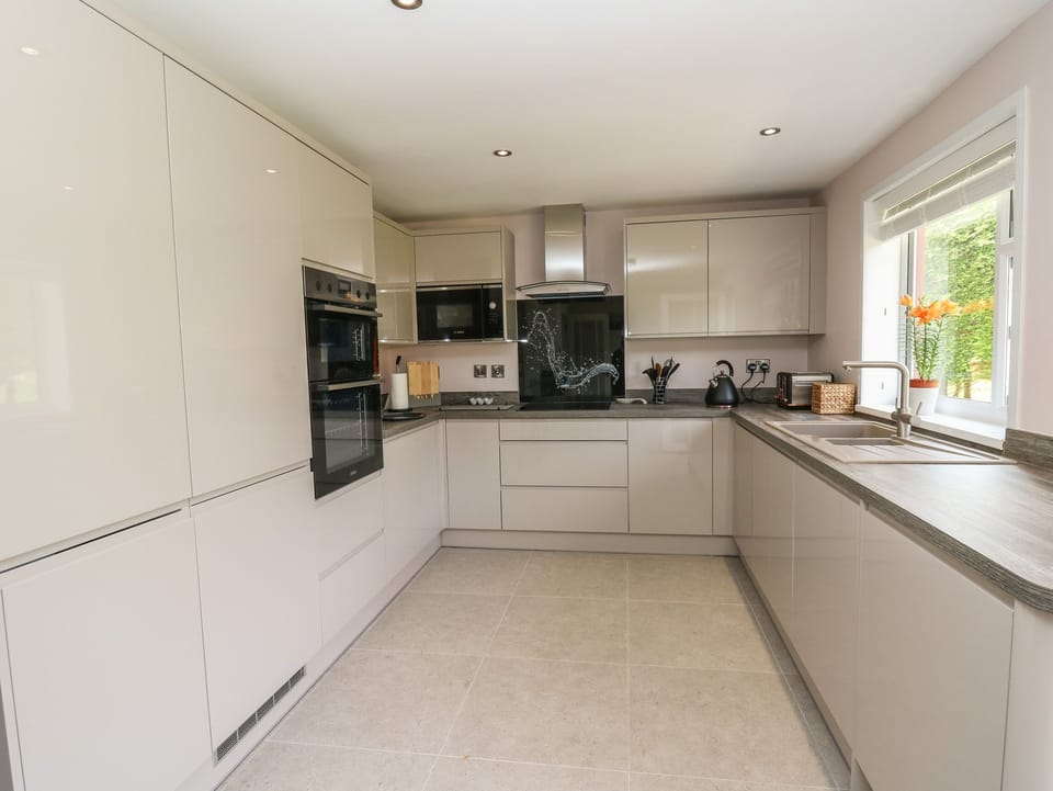 Fridge, dishwasher, electric kettle, toaster