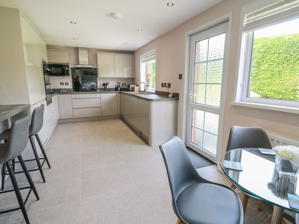 Fridge, dishwasher, electric kettle, toaster