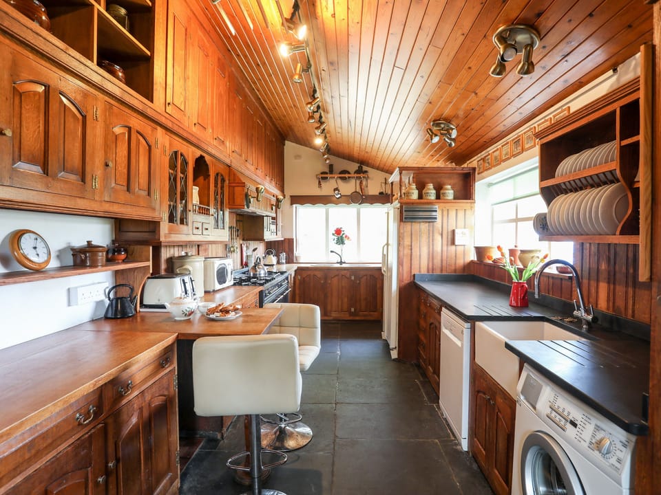 Fridge, dishwasher, electric kettle, toaster