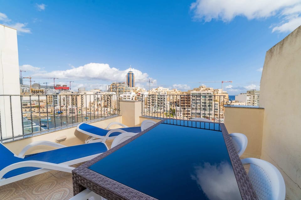 Basic Apartment, 1 Double Bed with Sofa bed, Sea View | Property grounds