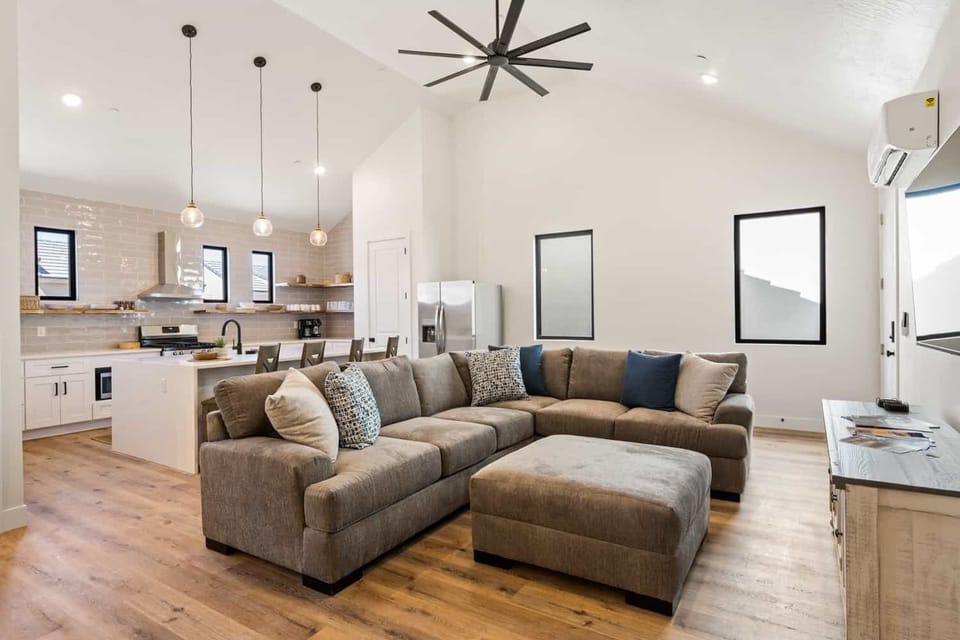 House, 3 Bedrooms | Living area | Smart TV