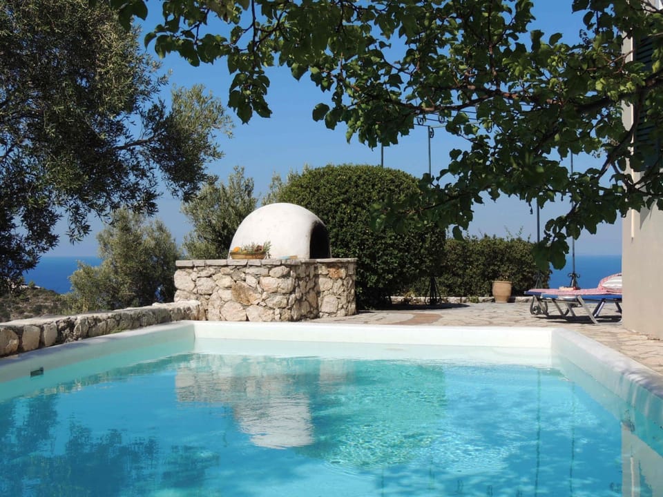 House, Smoking | 2 bedrooms, Internet