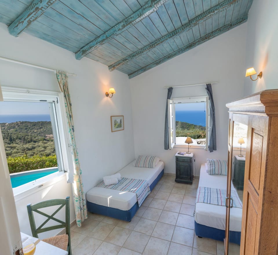 House, Smoking | 2 bedrooms, Internet