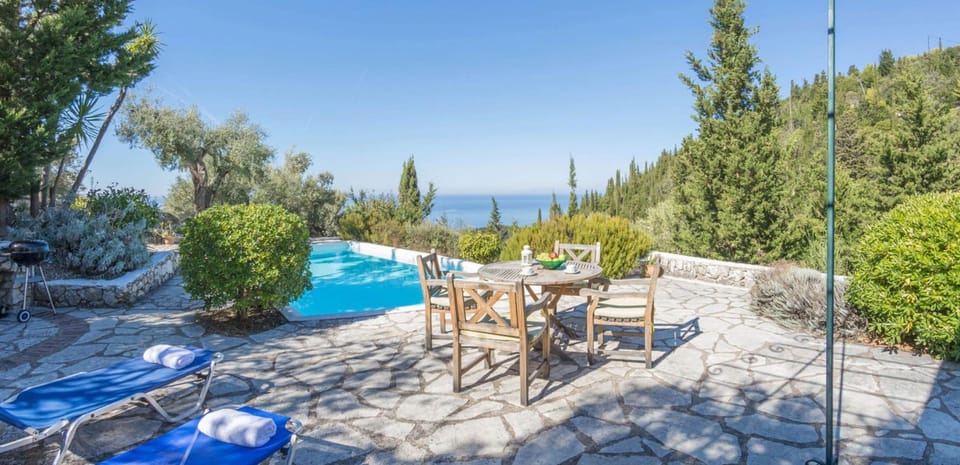 House, Smoking | 2 bedrooms, Internet