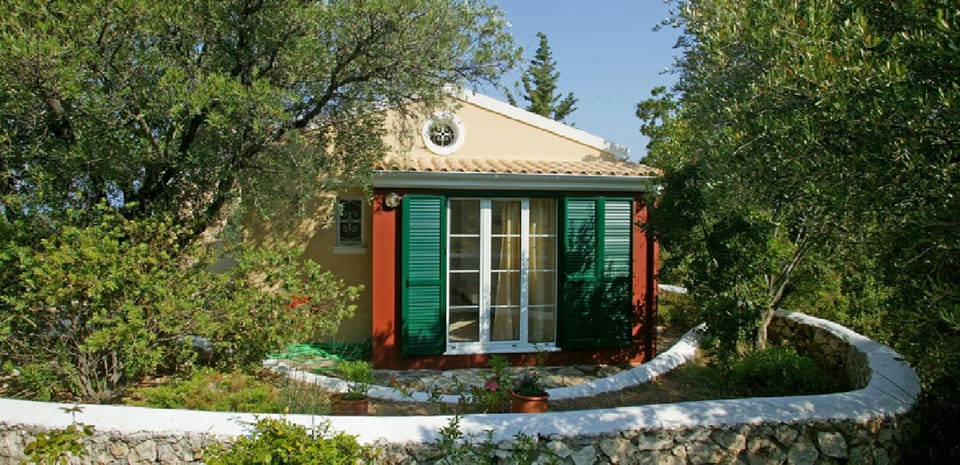 House, Smoking | 2 bedrooms, Internet