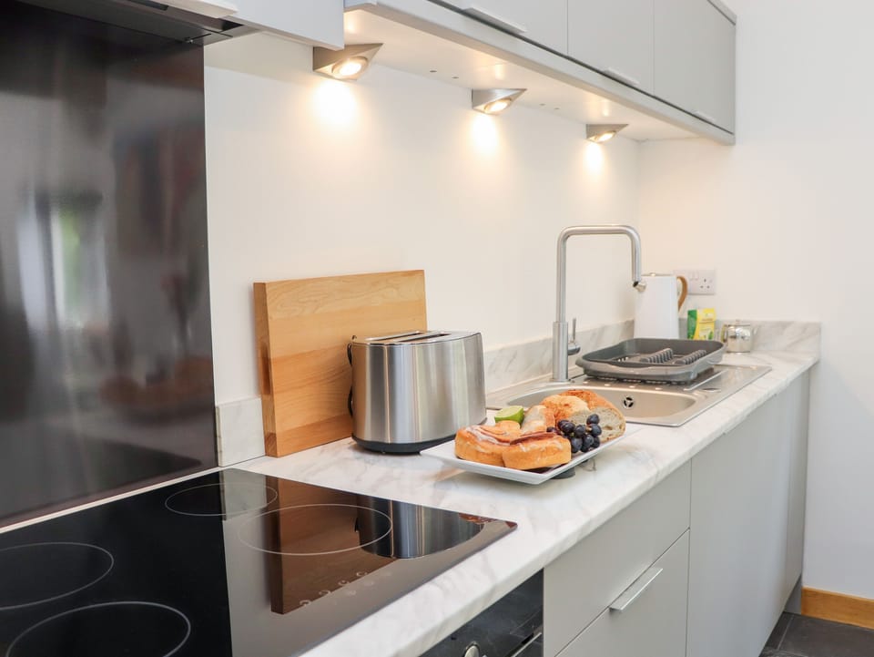 Fridge, dishwasher, electric kettle, toaster