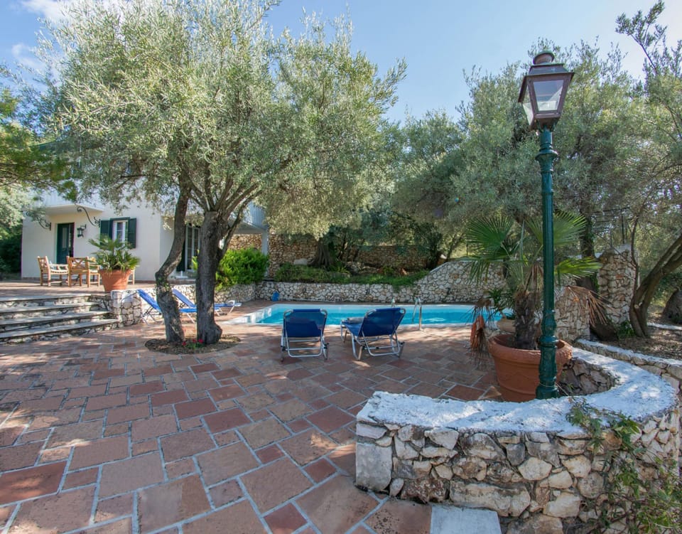 House, Smoking | 2 bedrooms, Internet