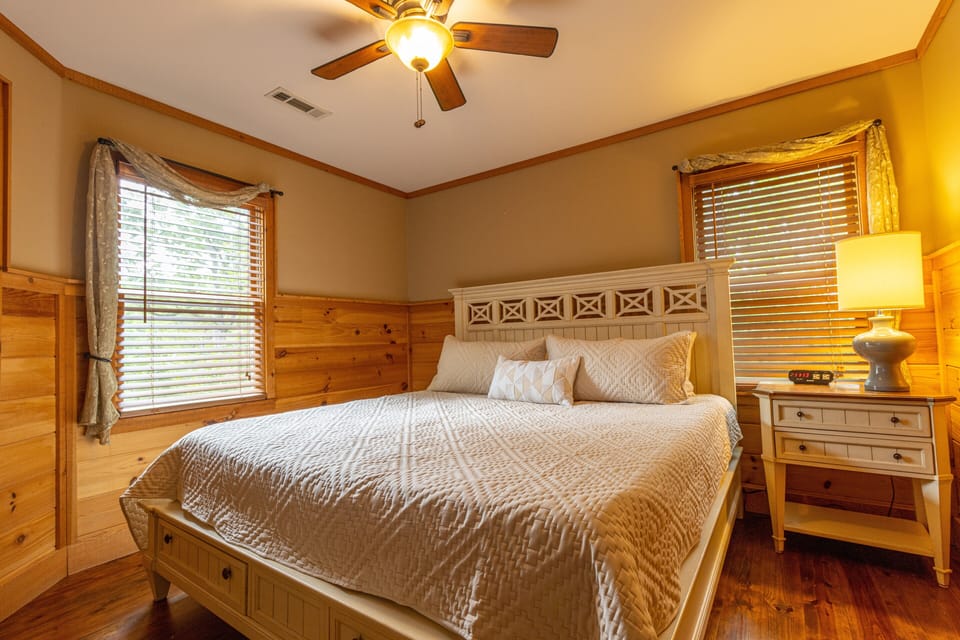 King bedroom upstairs