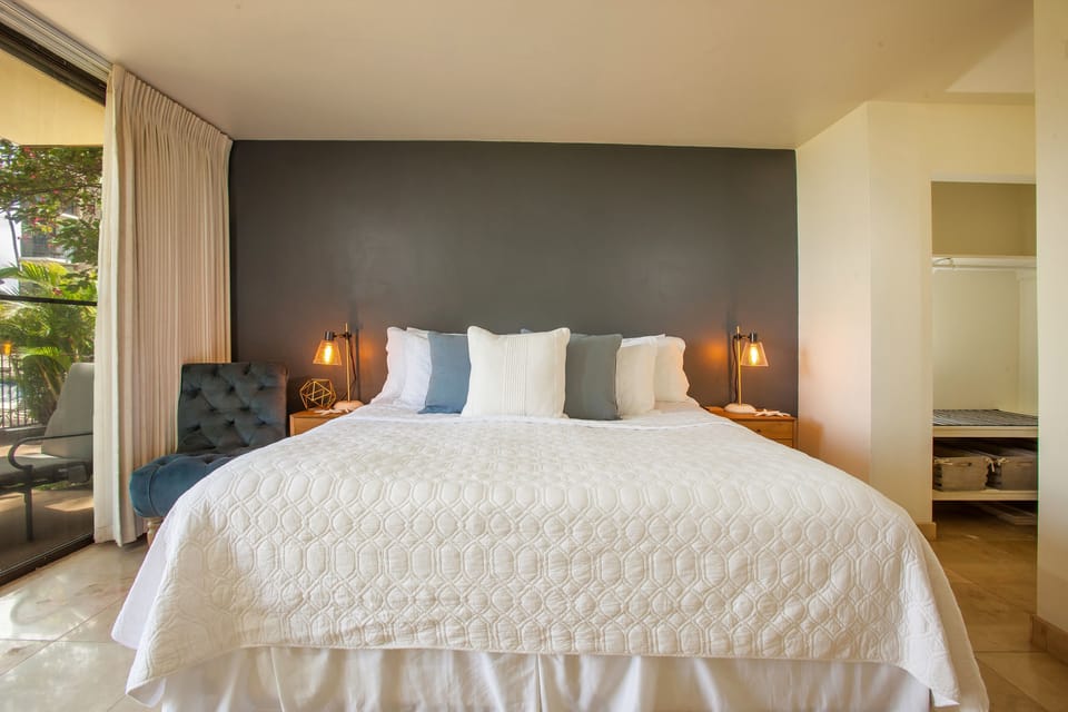 Suite, 2 Bedrooms, 2 Bathrooms, Oceanfront | Individually decorated, iron/ironing board, free WiFi, bed sheets