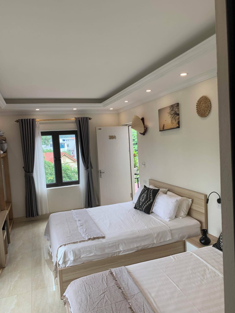 Family Double Room, Multiple Beds | Minibar, soundproofing, free WiFi, bed sheets