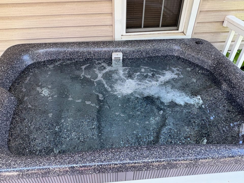 Hot tub for two