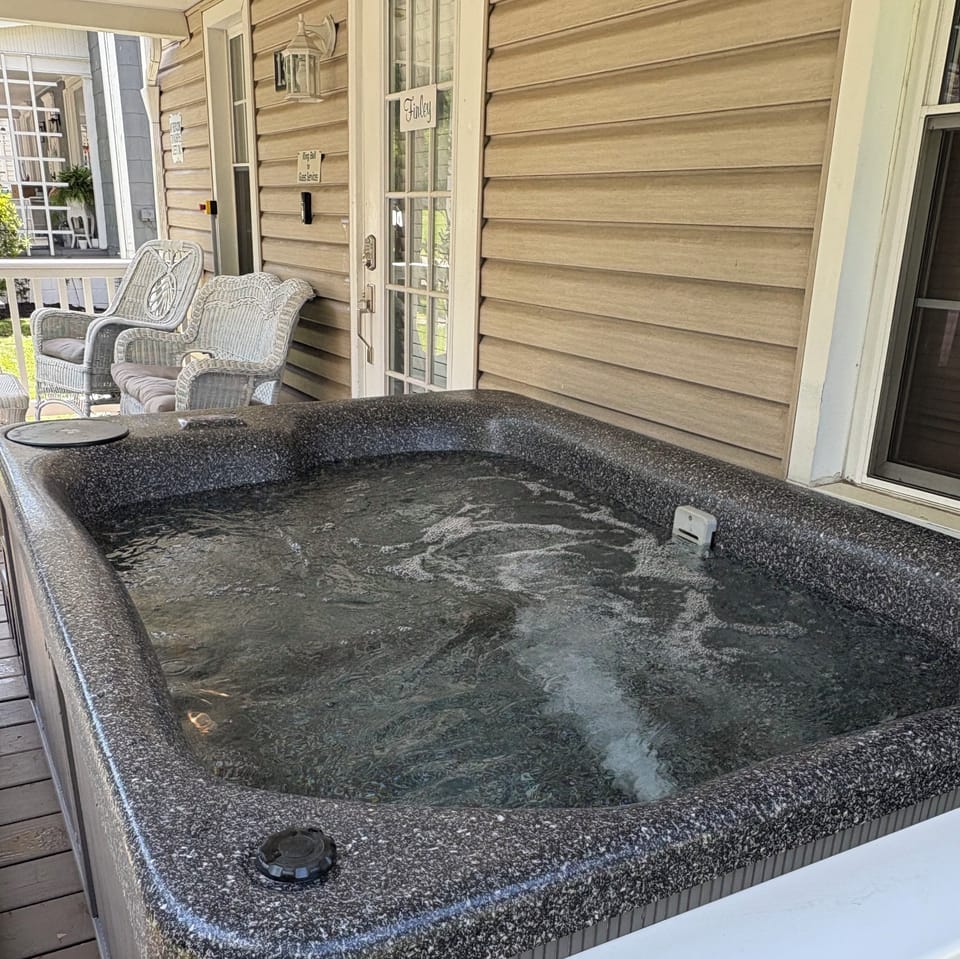 Hot tub for two.