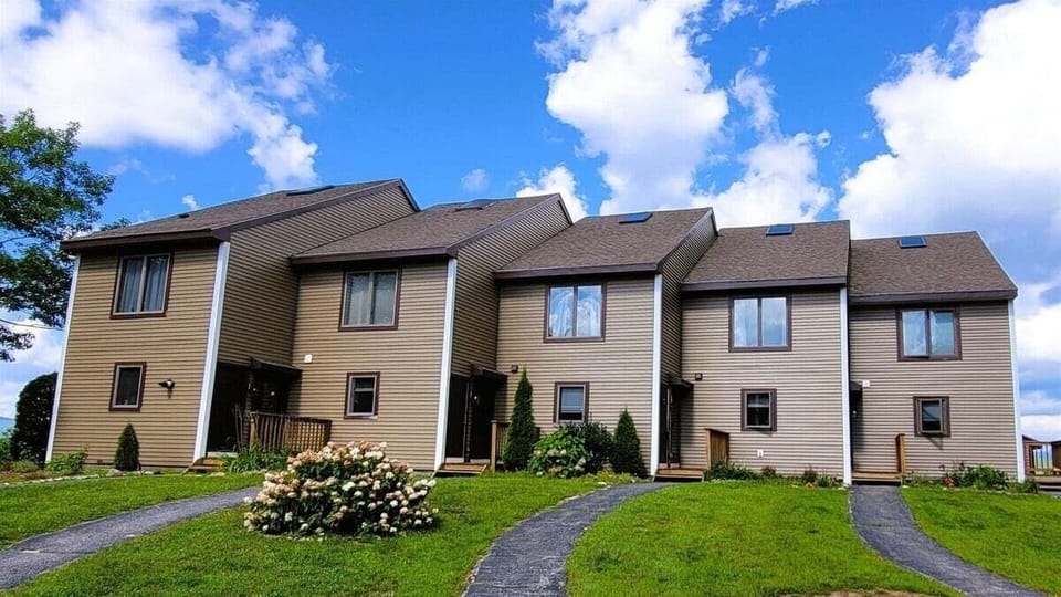 Breathtaking Views at this Valley View Condo