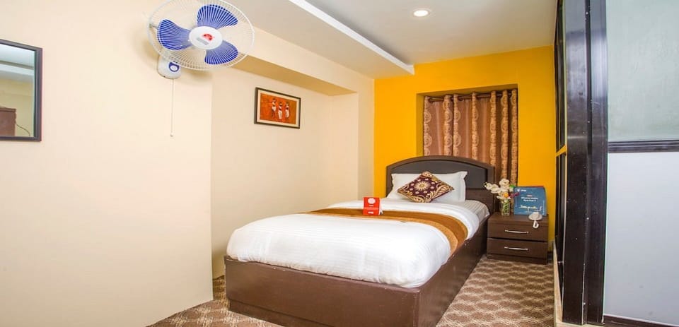 Deluxe Single Room | Free WiFi, bed sheets